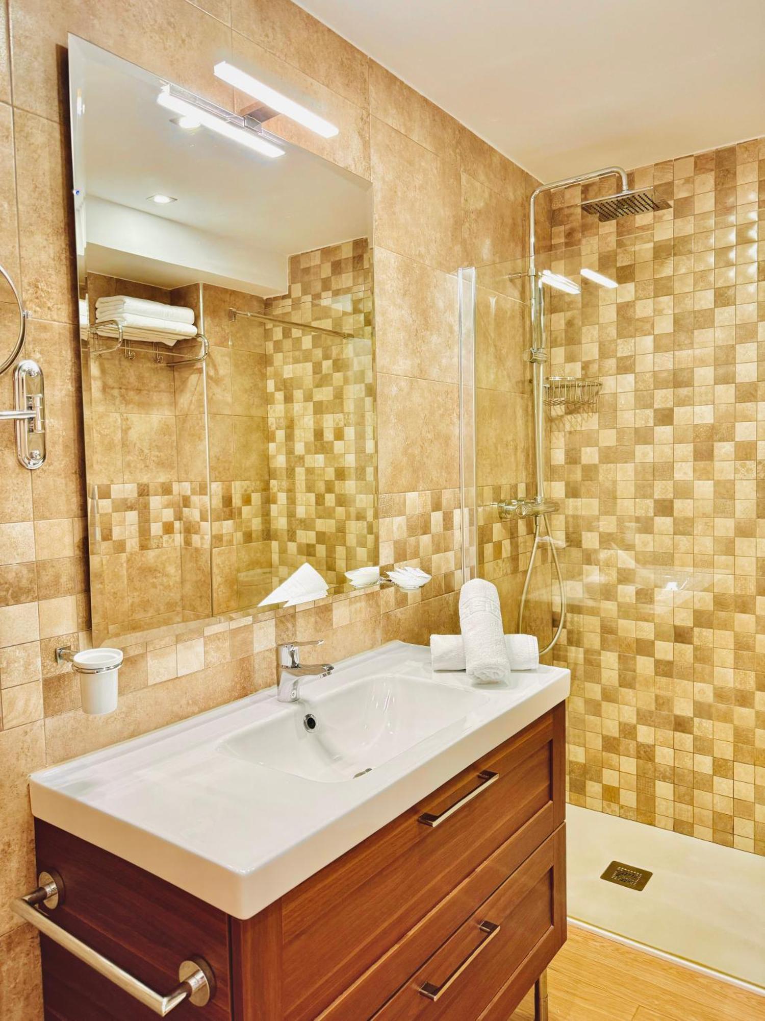 Pueblo Evita Premium Suites 贝纳尔马德纳 外观 照片