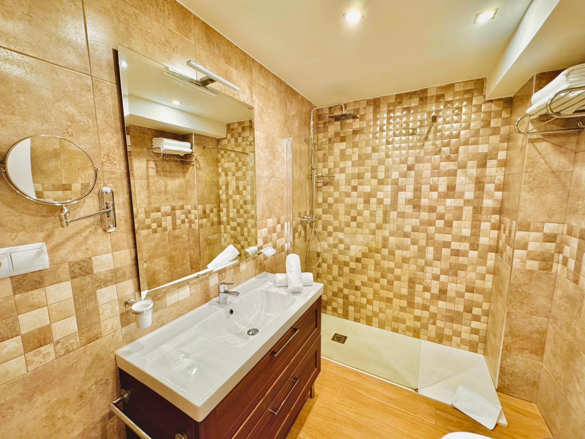Pueblo Evita Premium Suites 贝纳尔马德纳 外观 照片